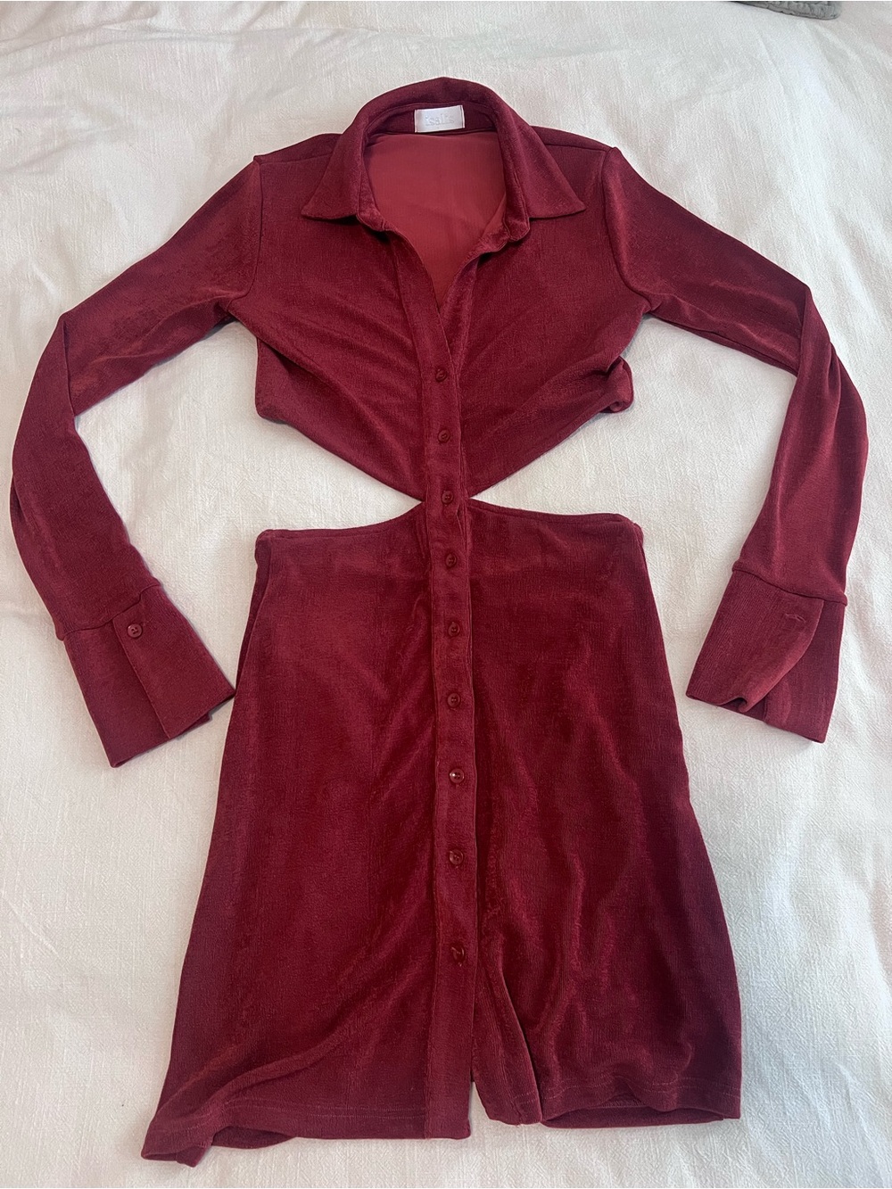 Isalis cutout Dress in crimson